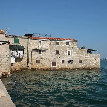 Sunflower-Beautiful Modern Apt W Terrace&Garden * Kastela